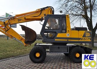 Стекло двери верхнее заднее закаленное JCB JS220