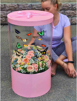 Букет №51. Огромная композиция и 15 бабочек