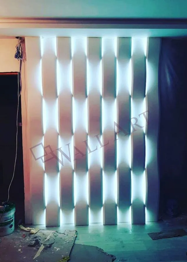 Смонтированная световая 3d панель "LightWave". г.Москва. Монтаж наш. Использована подсветка с холодным светом (6500к). Раскладка панелей стандартная - "Checkmate".