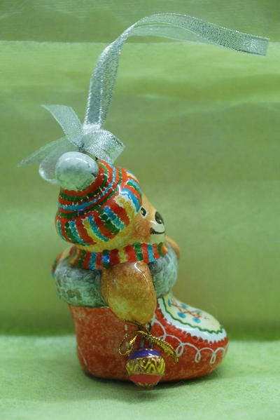 Медведь в валенке