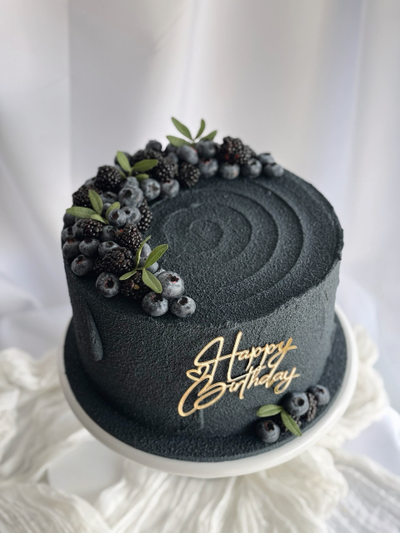 С синими ягодами в велюре