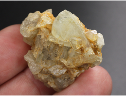 Топаз, сросток кристаллов, Россия, Забайкальский край (34*32*20 мм, 23,6 г) №36064