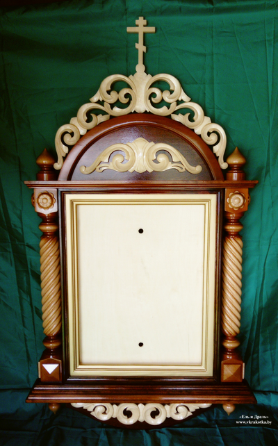 Киот резной