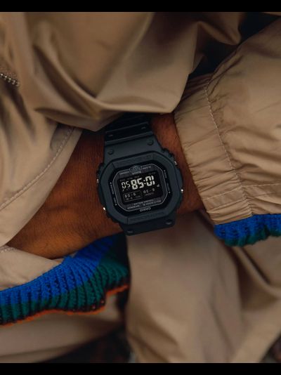 Часы Casio G-Shock GW-BX5600-1A1