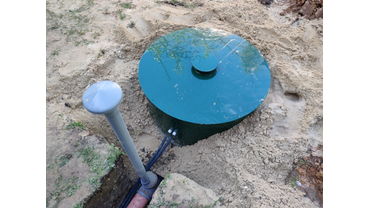 Вывели фановую вентиляцию трубы канализационной