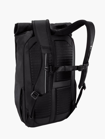 Рюкзак Thule Paramount Commuter 18L Black вид со спины