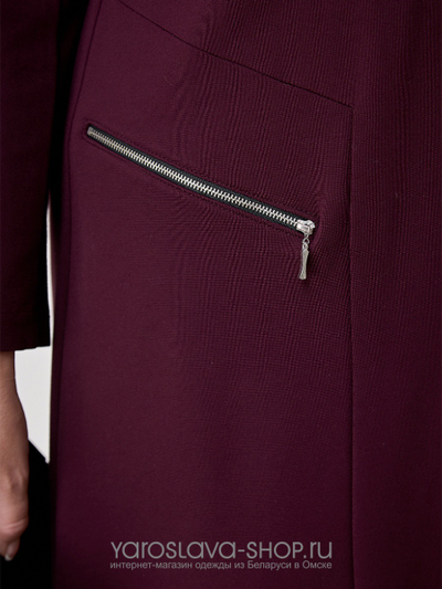 Универсальное свободное платье бордового цвета длины миди