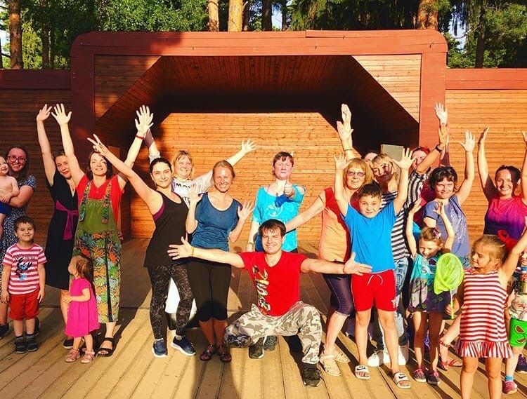 Бесплатные занятия для взрослых и детей в Жуковском йога танцы фитнес