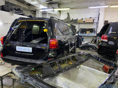 Рестайлинг Toyota Land Cruiser 200 из 2008-2015 в Lounge 2021 года