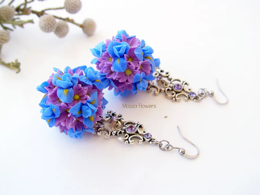 Серьги с ирисами и хризантемами.