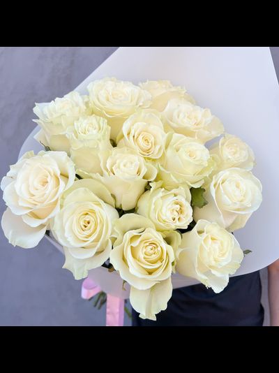 Букет белых роз Эквадор премиум 15 шт