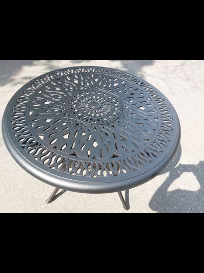 Садовый стол Harold из литого алюминия