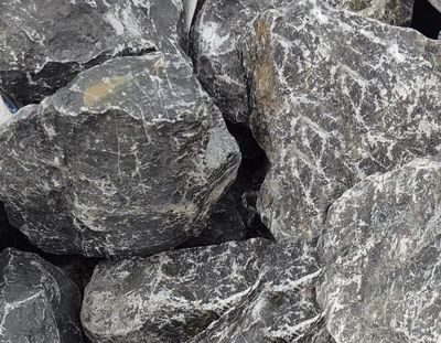 Черный мрамор, фракция 200-400 мм