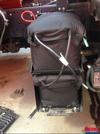 Термозащита для АКБ грузовых автомобилей ТЗГ-10А (КОМПЛЕКТ ИЗ 2-Х ТЕРМОСОВ С ОТДЕЛЬНОЙ КРЫШКОЙ ДЛЯ 2-Х АКБ БЕЗ НАГРЕВАТЕЛЕЙ НТА-3/2 (приобретаются отдельно), АКБ А/h: 190, Габариты, мм: 522x238x215 , автомобиль КАМАЗ с вертикальным расположением АКБ)