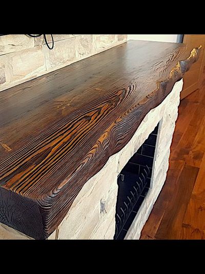 каминная полка из бруса лиственницы в тонировке