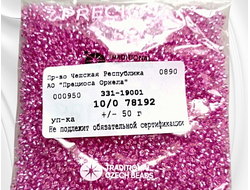 Светло-розовый бисер