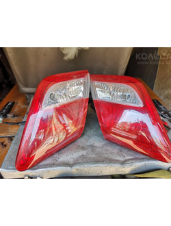 Фонари на крышку багажника камри 40