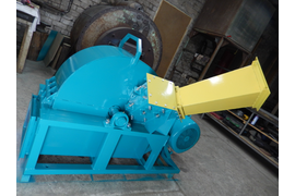 Стандартная комплектация дробилки РДМ-600 с удлинителем горловины, который служит для безопасности работы.