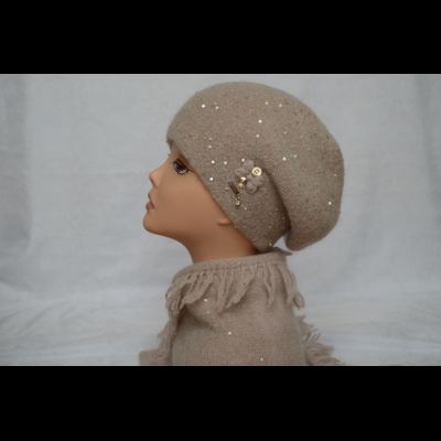 Кремовый женский берет Vizio Визио Италия 6457