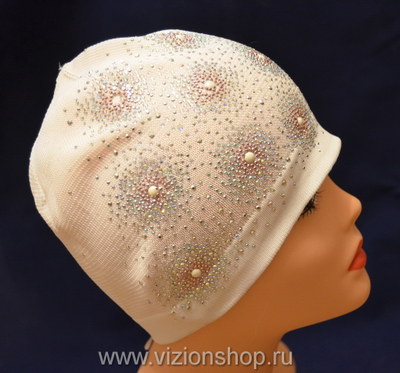 Белая шапка летняя 2016 с камнями и стразами