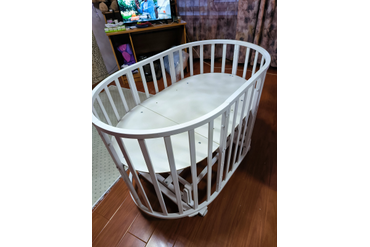 Сборка кроватки с маятником