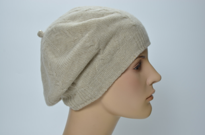 Вязаный берет из кашемира бежевый