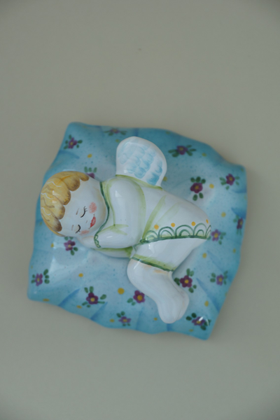 Ангел на подушке