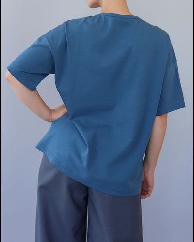 Футболка женская со спущенным плечом Im not guilty (индиго)