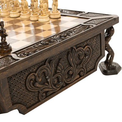 Шахматы резные в ларце "Атлант" от мастера Карена Халеяна