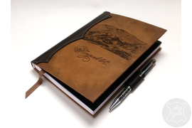 кожаный органайзер с гравировкой на обложке, именной ежедневник, ежедневник на заказ