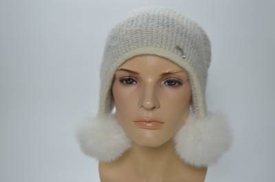 Итальянская белая шапка ушанка с помпонами