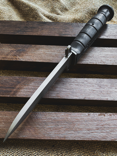 takticheskiy-nozh-strim-aus-6-rossiyskoy-kompanii-saro-foto-1