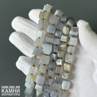 "Сапфирин" голубой агат кубик 6-7 мм, цена за нить 19 см