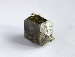 Вилуит, кристалл, Якутия (16*12*12 мм, 5,3 г) №18715