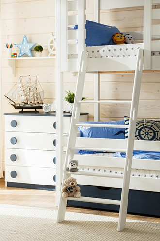 Кровать 2 ярусная чердак-домик из массива сосны  КИДС 20 с бельевыми ящиками и лесенкой