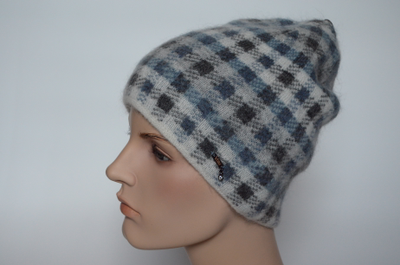 shapka-v-kletku-vyazanaya-dlya-zhenschin-vizio-italiya-6944