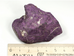 Пурпурит, коллекционный образец, Намибия (50*36*34 мм, 114 г) №27300