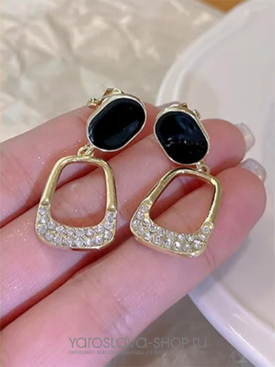 Клипсы с черным камнем и стразами