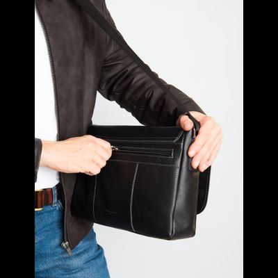 Кожаная мужская сумка Caltrano black (арт. 5067-01)