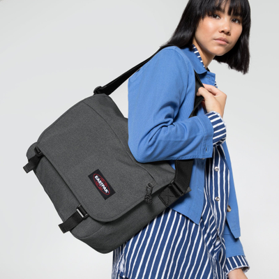 Eastpak delegate top messenger bag