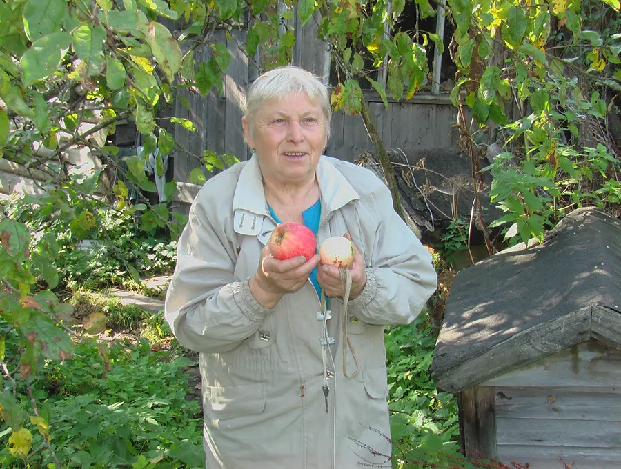 Матушка много помогала ему