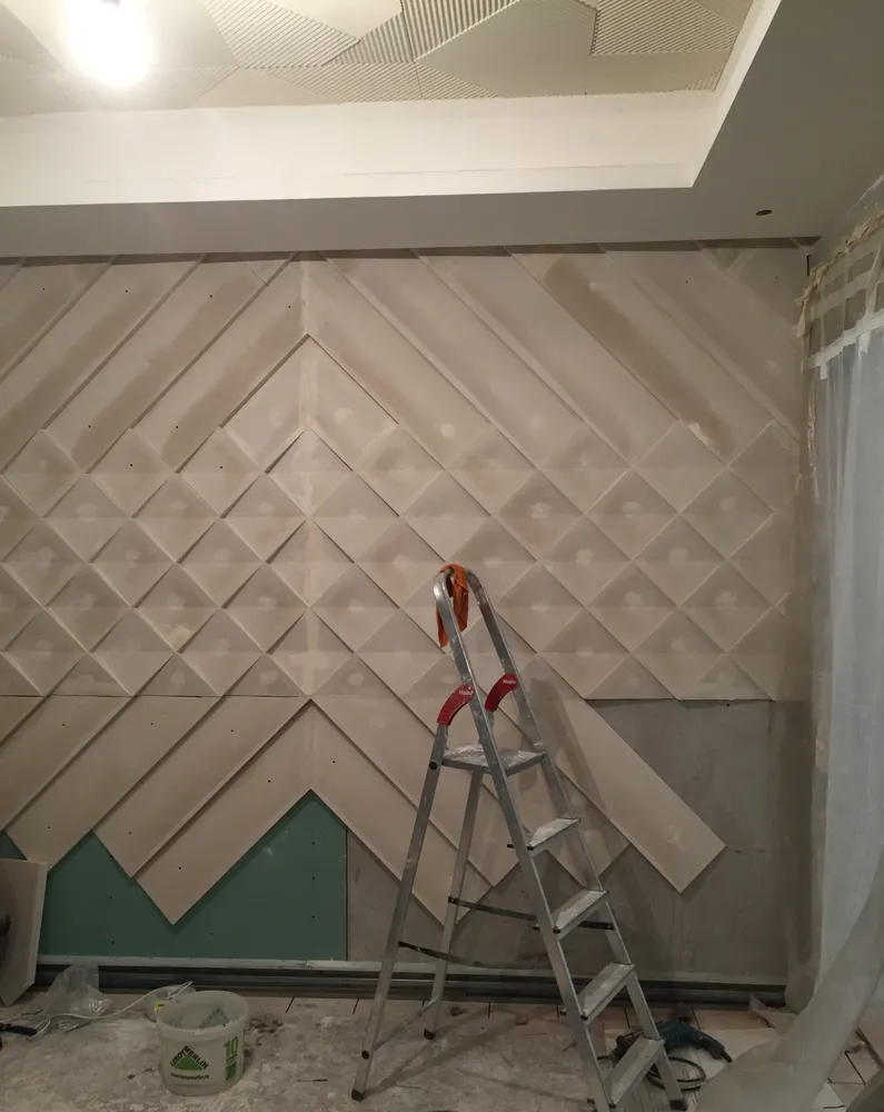 Монтаж панелей почти закончен, впереди "малярка"!