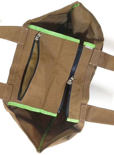 (АРТИКУЛ: 9852/2) СУМКА БОЛЬШАЯ, ТЕКСТИЛЬ, ЦВЕТ "МОКРЫЙ ПЕСОК" С ЧЕРНЫМИ БУКВАМИ И РОЗОВОЙ АППЛИКАЦИЕЙ, С РУЧКАМИ ЧЕРЕЗ ПЛЕЧО