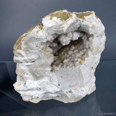 Агат, халцедон, горный хрусталь (разн. кварц). Россия.