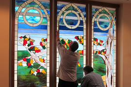 Профессиональный монтаж витражей на пленке