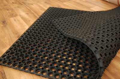 Коврик резиновый дырчатый "Домино" (50х100 см, высота 16 мм)