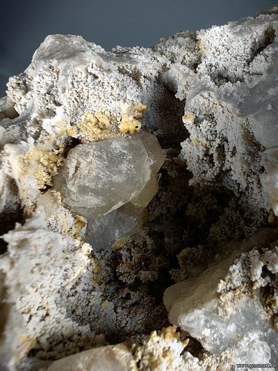 Агат, халцедон,  (разн. кварц), кальцит. Россия. 115*105*60мм