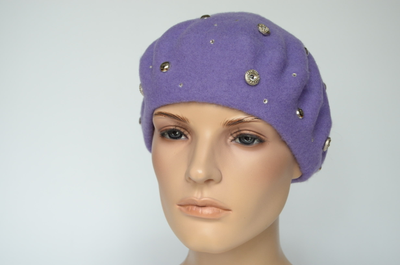 фетровый берет лавандового цвета