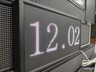 Электронные часы с температурным датчиком 370*690 RGB