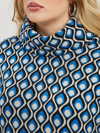 Трикотажное платье с оригинальным орнаментом